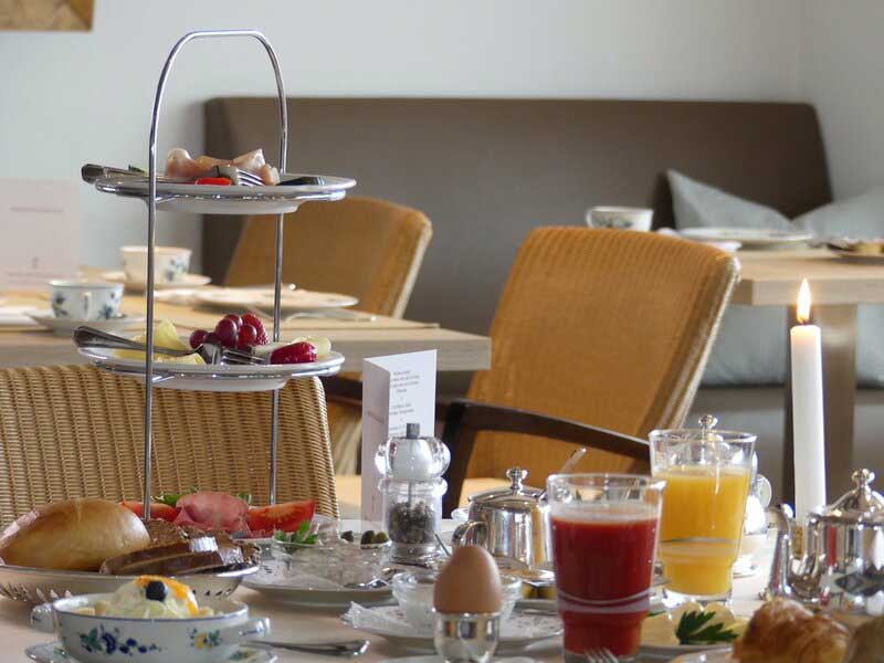Frühstück-Etagere